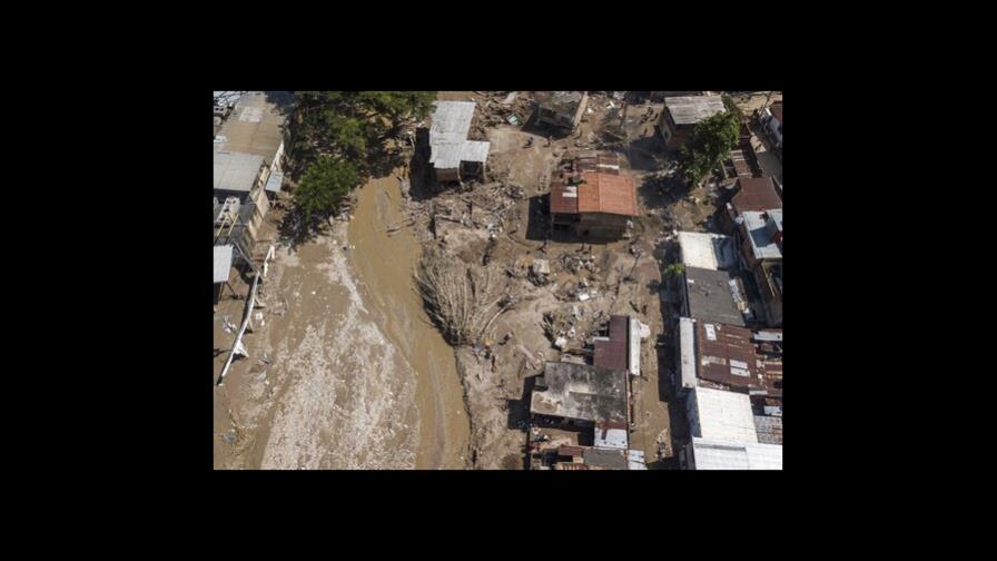 Amplían búsqueda de víctimas tras alud en Venezuela Amplían búsqueda de víctimas tras alud en Venezuela