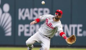 Filis resisten en el 9no, vencen a Bravos