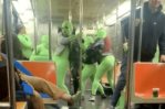 Miembros de los duendes verdes se entregan a la policía tras violento ataque en metro de NY