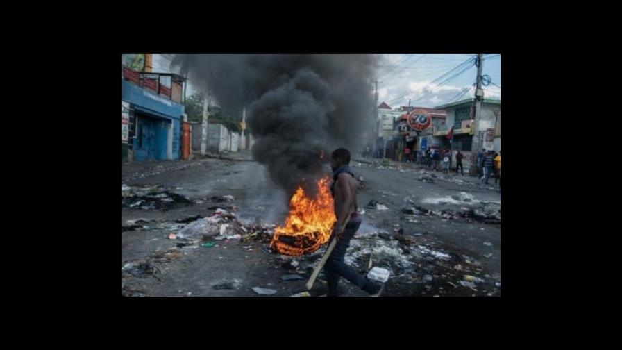 Miles protestan en Haití contra pedido de ayuda internacional del gobierno Miles protestan en Haití contra pedido de ayuda internacional del gobierno