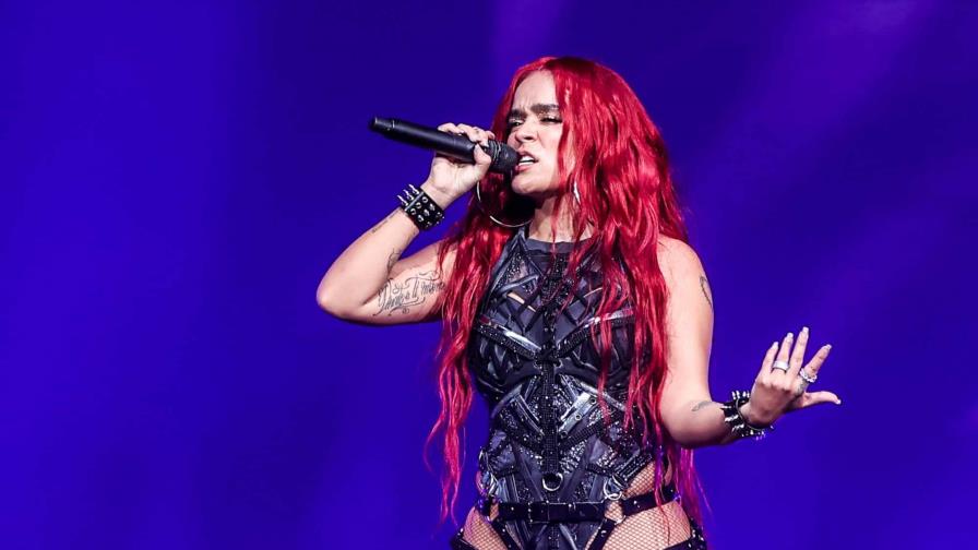 Se le cae la falda a Karol G durante concierto Se le cae la falda a Karol G durante concierto