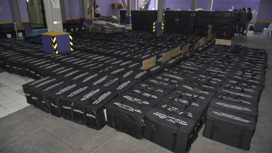 PLD inicia distribución de equipos tecnológicos para la consulta del domingo