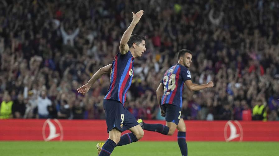 Lewandowski salva a Barcelona de eliminación en la Champions
