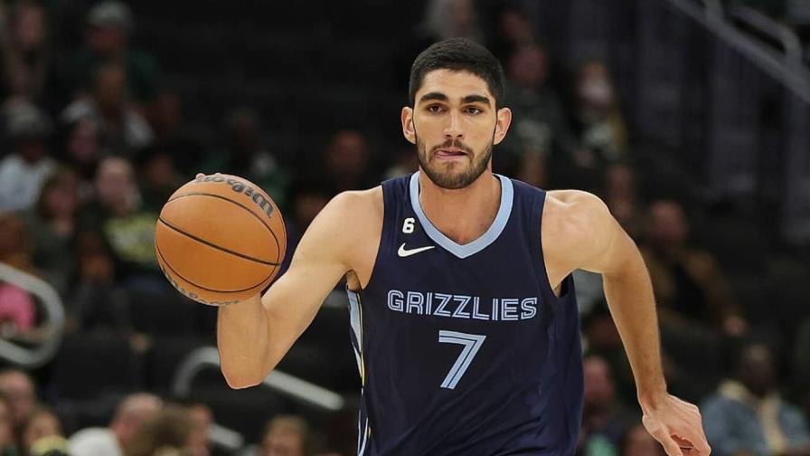 Aldama logra doble dígitos por cuarto partido consecutivo con los Grizzlies