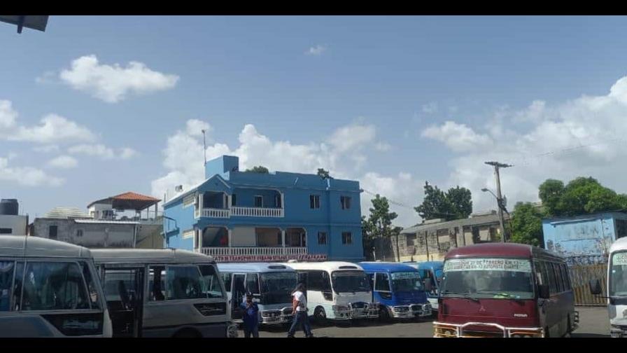 Sindicato de la avenida 27 de Febrero suspende once choferes por manejar de manera temeraria