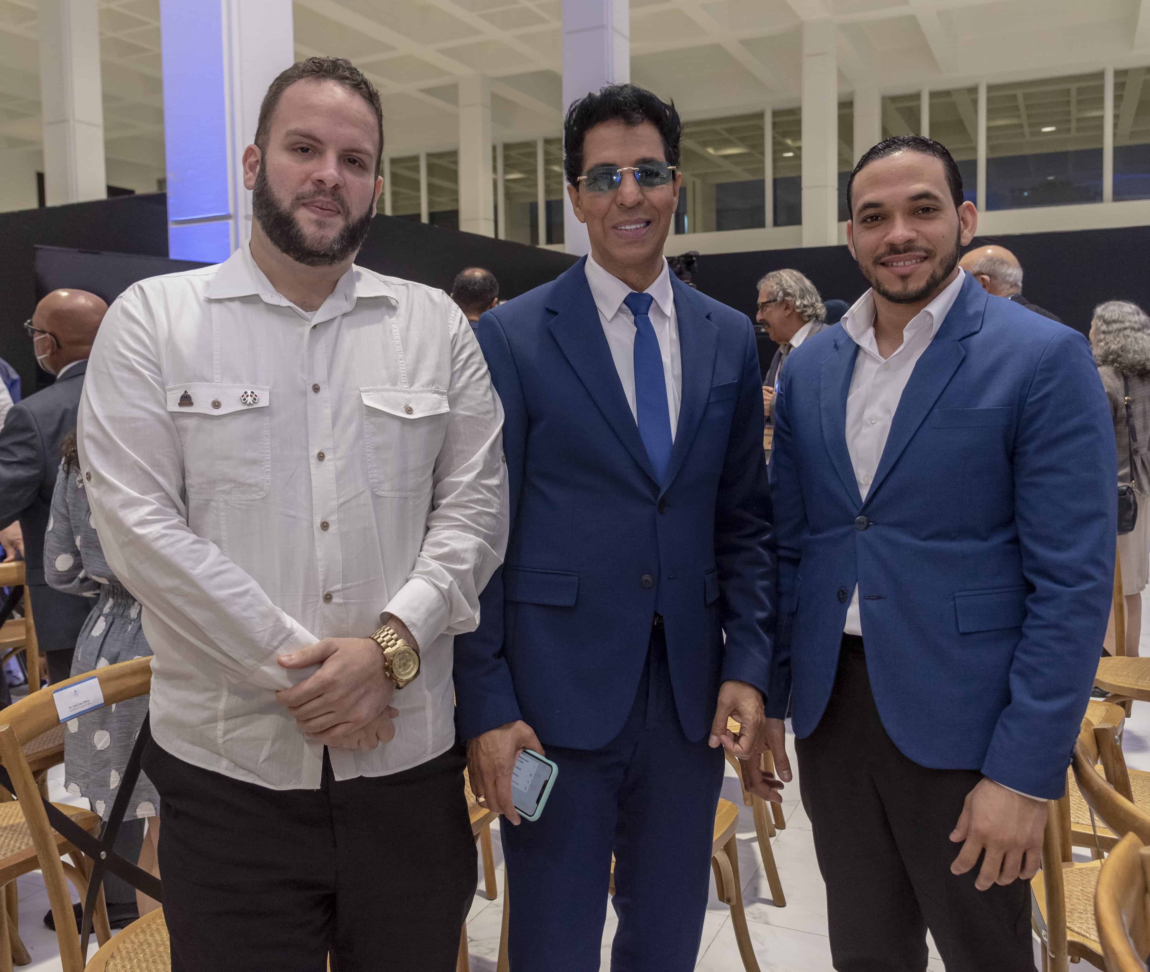 Manuel Domínguez, Bonny Cepeda y José Luis Pérez.