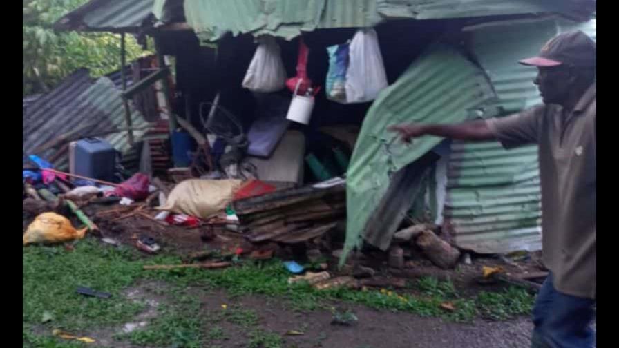 Muere niña de dos años y su madre está grave luego que yipeta destruyera vivienda en Hato Mayor Muere niña de dos años y su madre está grave luego que yipeta destruyera vivienda en Hato Mayor