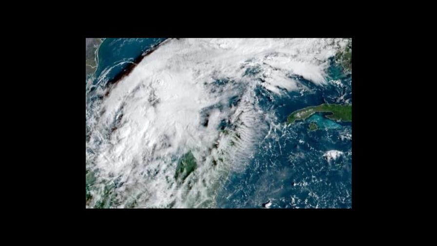 Tormenta tropical Karl gira al sur en el Golfo de México Tormenta tropical Karl gira al sur en el Golfo de México