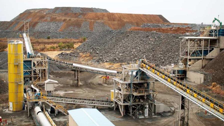 Al menos cinco muertos al explotar un autobús por una mina en Mali