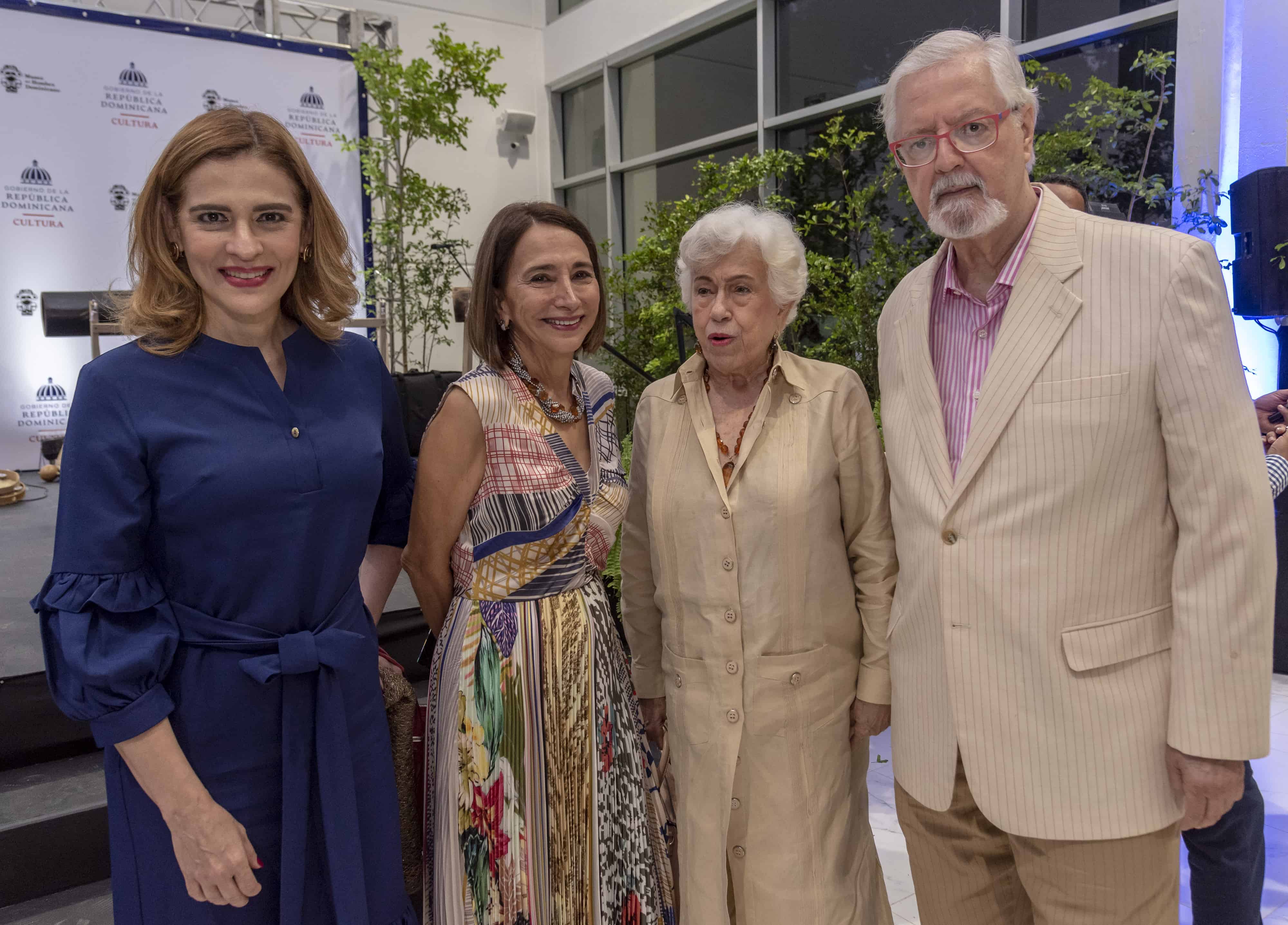 Mónica Gutiérrez Fiallo, Soledad Álvarez, Milagros Ortiz Bosch y José del Castillo.