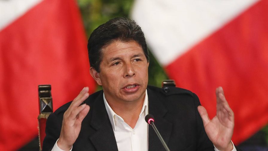 Pedro Castillo denuncia politización de Fiscalía para impulsar “un golpe” en Perú