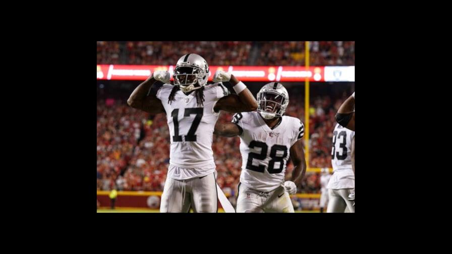 Davante Adams, es acusado de delito por empujar a fotógrafo Davante Adams, es acusado de delito por empujar a fotógrafo