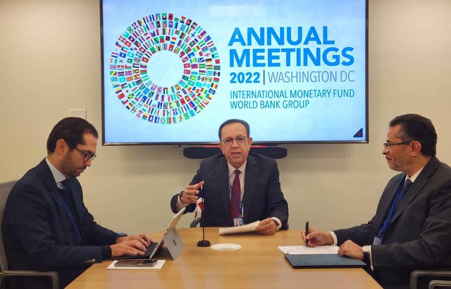 Valdez Albizu participa en reuniones del FMI y del Banco Mundial en Washington