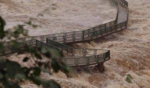 Cataratas del Iguazú registran caudal 10 veces mayor al habitual