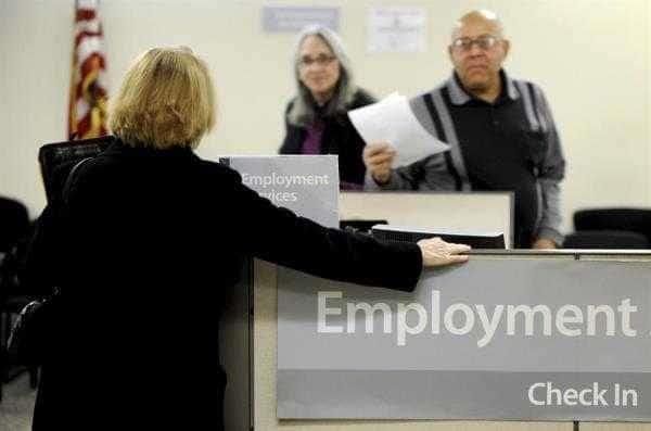 Suben a 228,000 las solicitudes semanales del subsidio por desempleo
