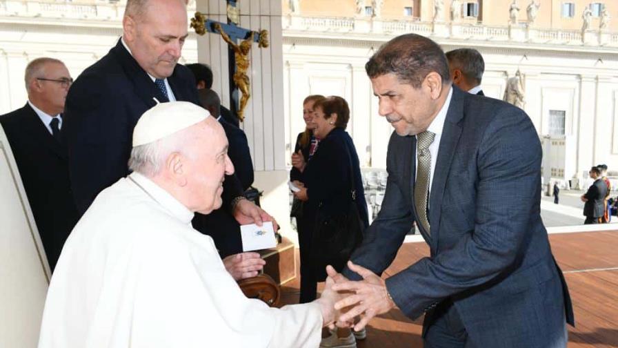 El papa Francisco recibe al ministro de Agricultura dominicano El papa Francisco recibe al ministro de Agricultura dominicano