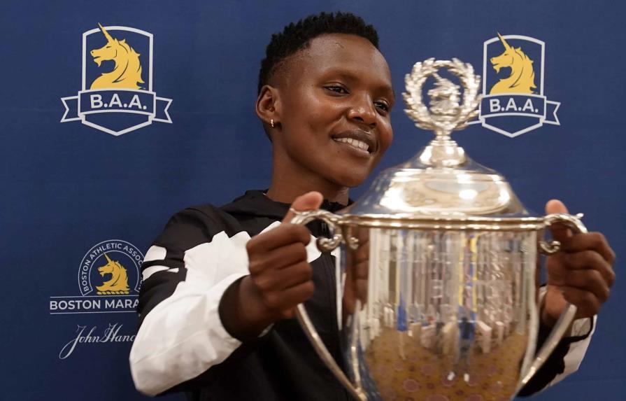 Suspenden por dopaje a keniana ganadora de maratón de Boston
