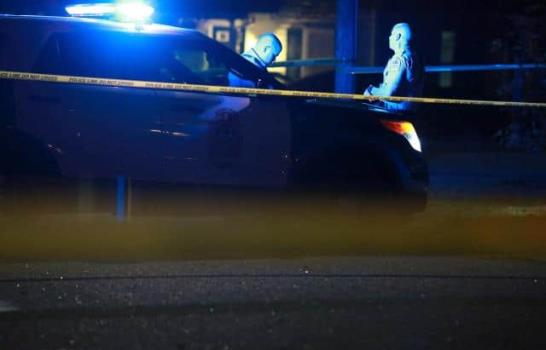 Policía en Raleigh allana una casa en relación con tiroteo del jueves