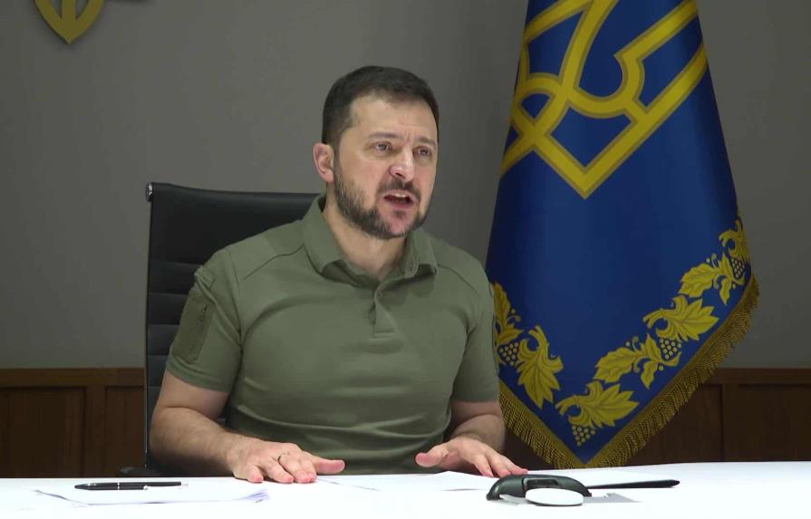 Zelenski alerta de que Rusia quiere destruir la presa de Kajovka