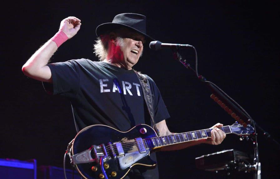 Neil Young reedita el álbum Harvest para conmemorar su 50 aniversario
