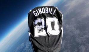 La NBA envía una camiseta de Manu Ginóbili a la estratósfera