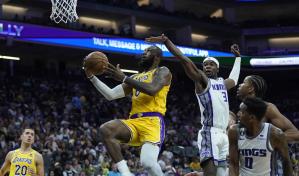 Los Lakers pierden por 47 puntos ante los Kings y Westbrook termina con molestia
