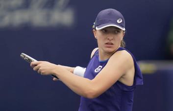 Iga Swiatek derrota a Coco Gauff y va a semis en San Diego