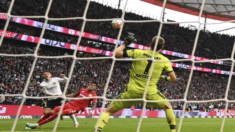 Frankfurt golea al Leverkusen de Xabi Alonso en la Bundesliga Frankfurt golea al Leverkusen de Xabi Alonso en la Bundesliga