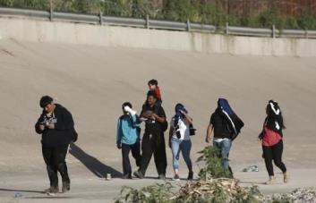 Los venezolanos abandonan México por su frontera sur tras las restricciones de EE.UU.