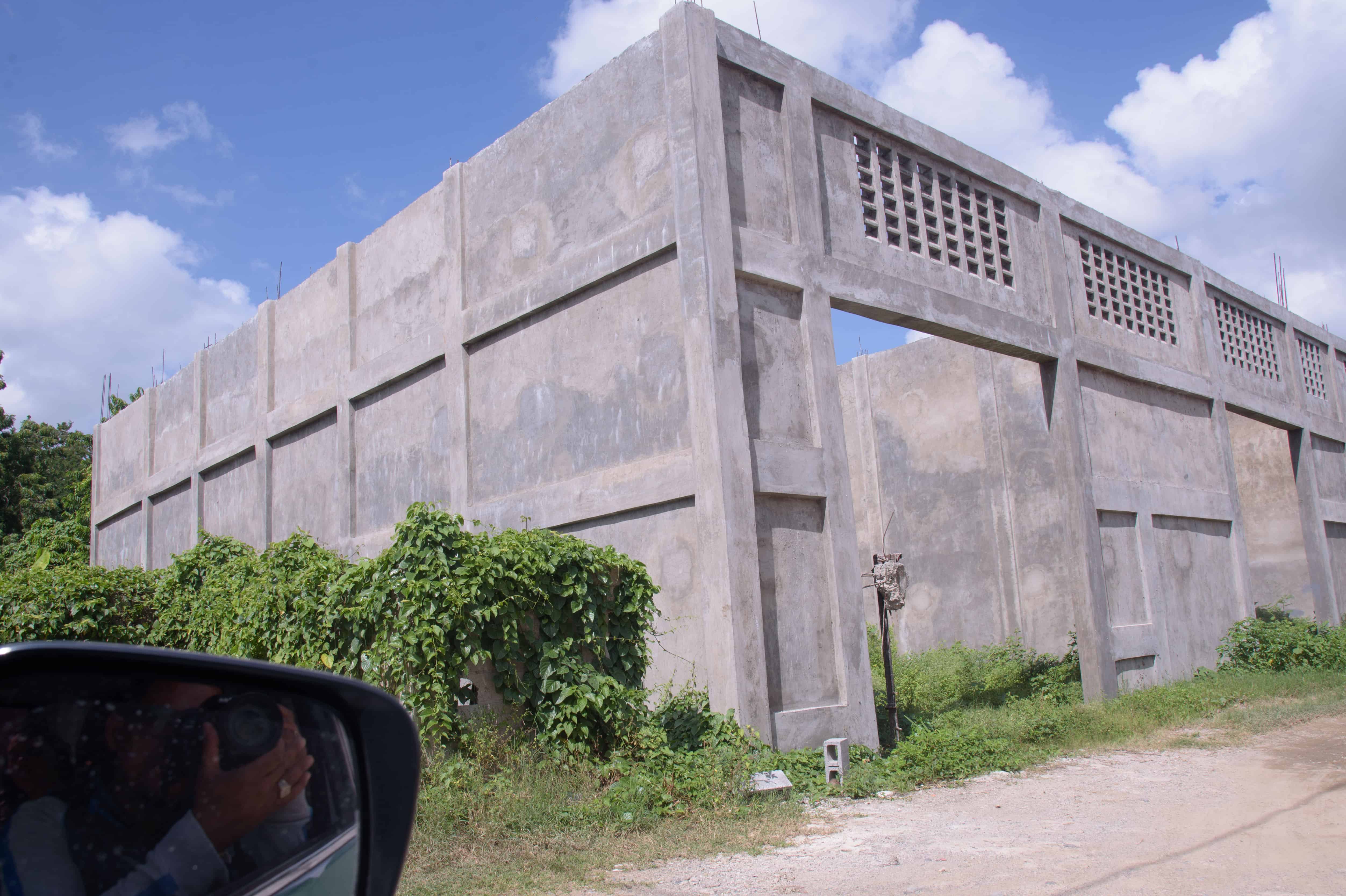 Nave en construcción en el residencial Palacio de Engombe. 