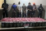 En medio de tiroteo apresan cinco hombres y decomisan 677 paquetes de droga en Barahona En medio de tiroteo apresan cinco hombres y decomisan 677 paquetes de droga en Barahona