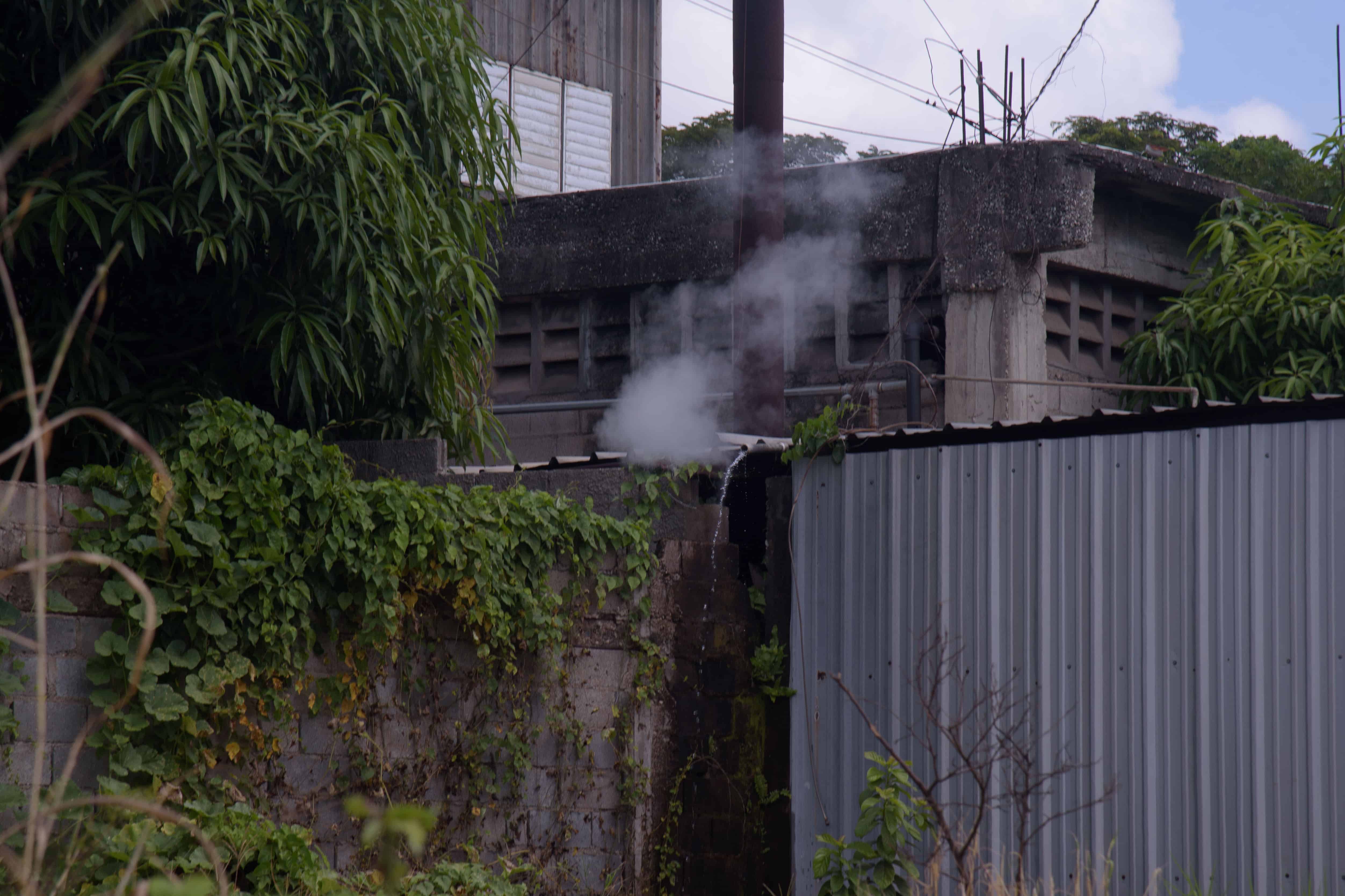 El humo tiene hartos a los residentes de la zona. 