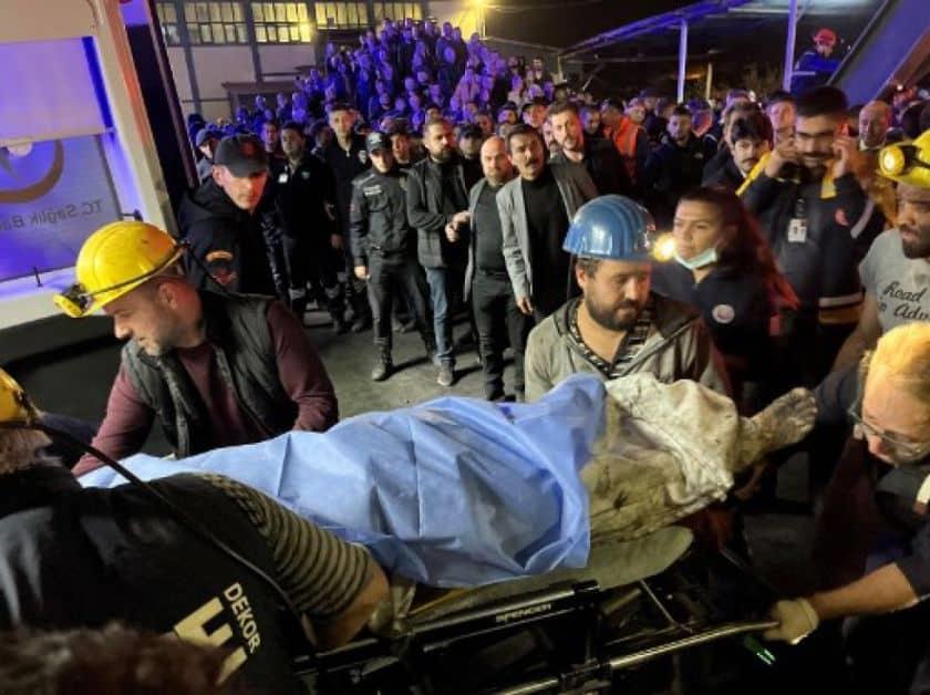 Al menos 25 muertos y 11 heridos en la explosión de una mina de carbón en el norte de Turquía