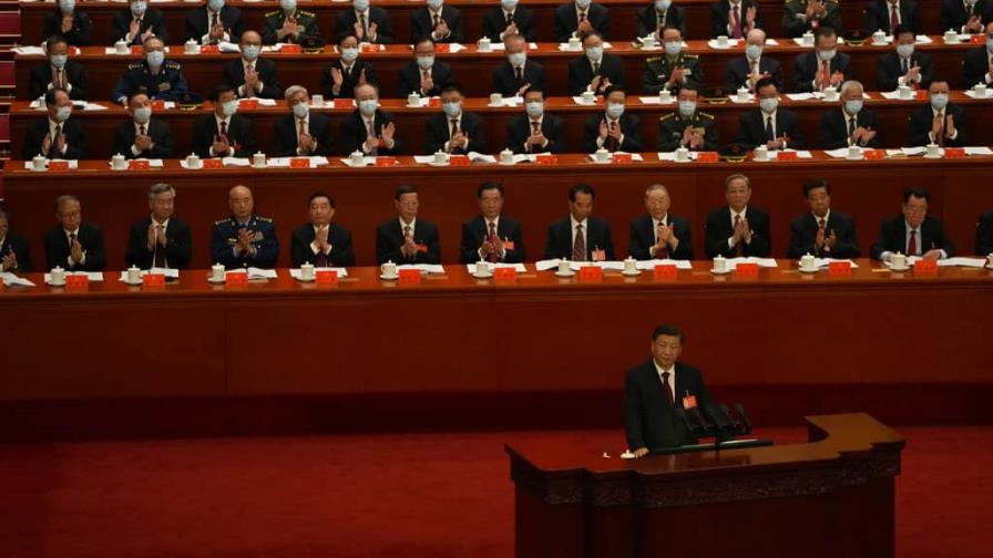 Xi Jinping pide reforzar el ejército en apertura de congreso