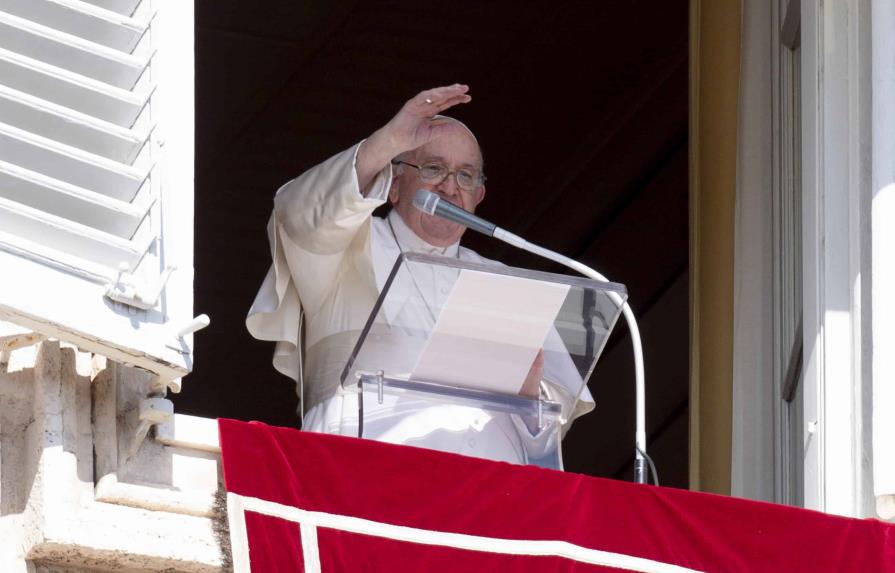 Papa Francisco: Pido en nombre de Dios que se acabe la cruel locura de la guerra