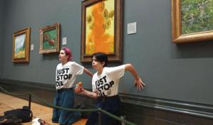 Activistas comparecen ante un juez por tirar sopa de tomate a un cuadro de Van Gogh
