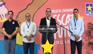 Video | Se reporta error t&eacute;cnico en la consulta del PLD en escuela de Villa Mella