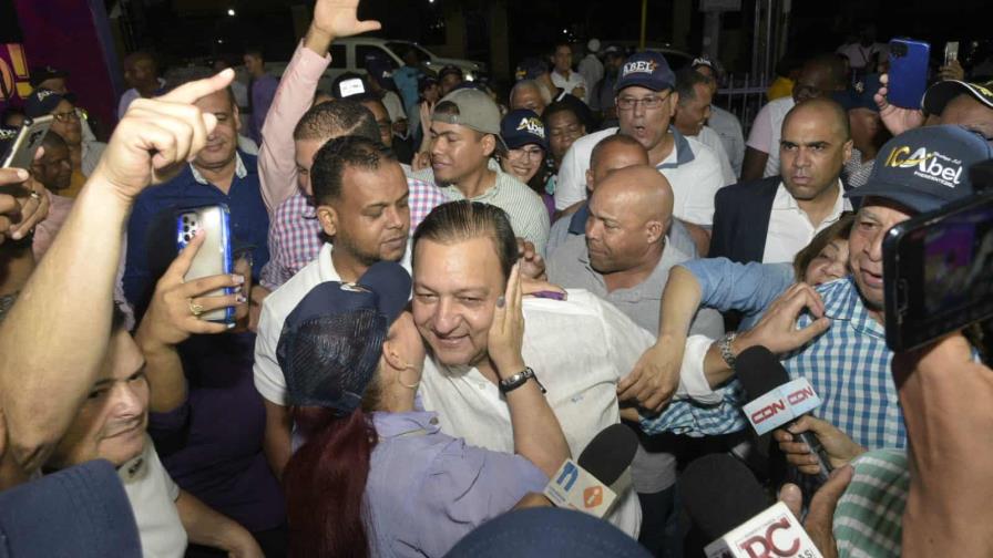 Abel Martínez agradece y celebra triunfo en la Casa Nacional del PLD