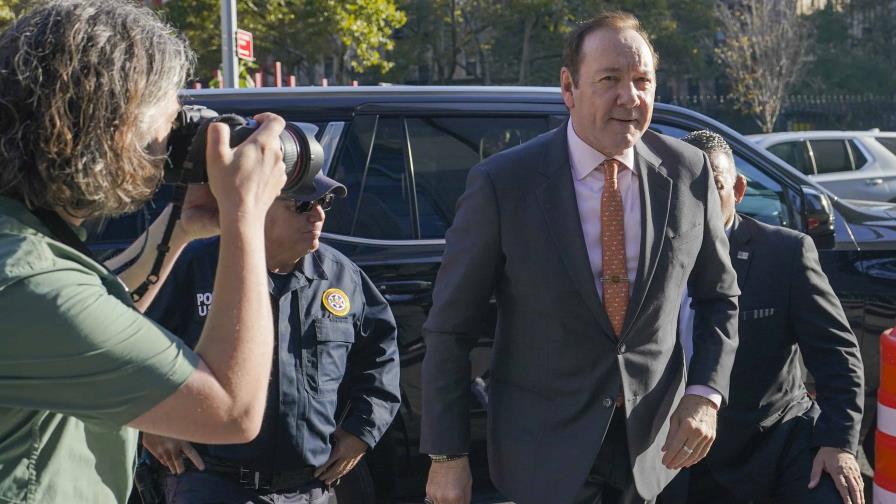 Kevin Spacey testifica y niega abuso sexual