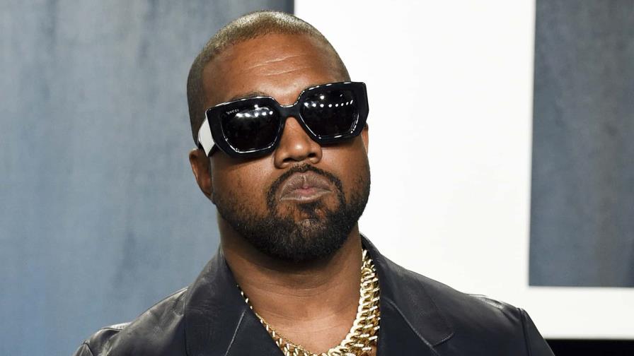Kanye West busca comprar la red social conservadora Parler