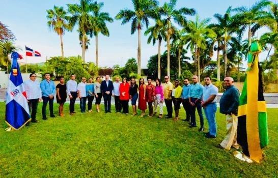 Embajada de RD en Kingston lanza entidad para organizar a profesionales dominicanos en Jamaica 