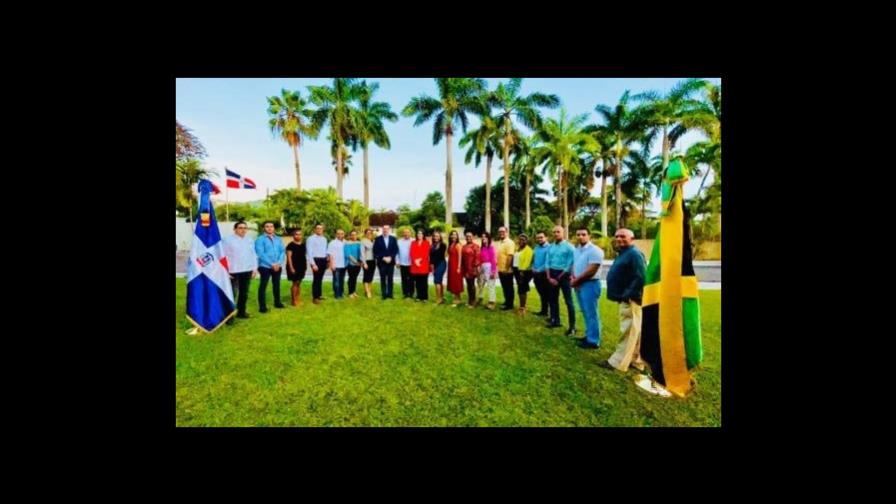 Embajada de RD en Kingston lanza entidad para organizar a profesionales dominicanos en Jamaica 