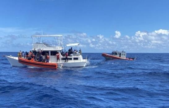 Más de 75 migrantes desembarcaron en los Cayos de Florida este jueves