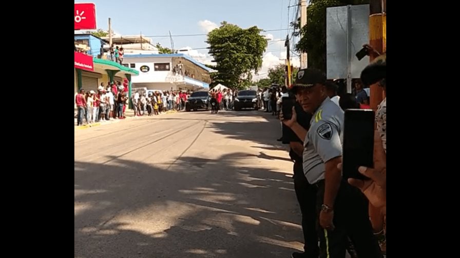 Carrera de Mercedes Benz en Elías Piña saca de la Digesett al director provincial