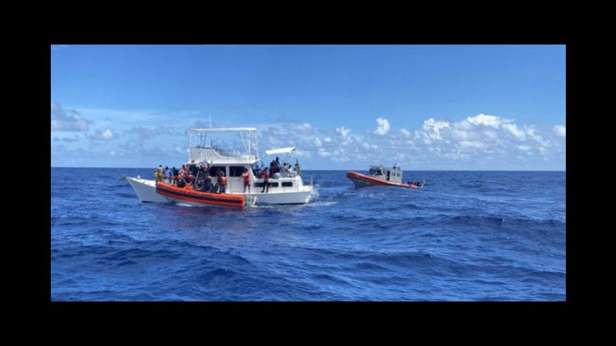 La Guardia Costera de EEUU entrega 96 haitianos a autoridades de Bahamas