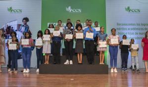 Centro Cuesta Nacional reconoce el esfuerzo de los hijos de sus colaboradores