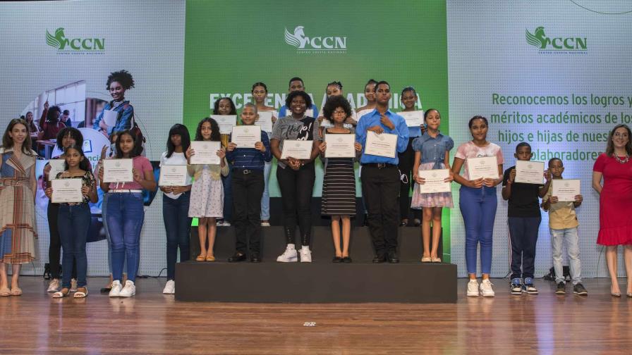 Centro Cuesta Nacional reconoce el esfuerzo de los hijos de sus colaboradores