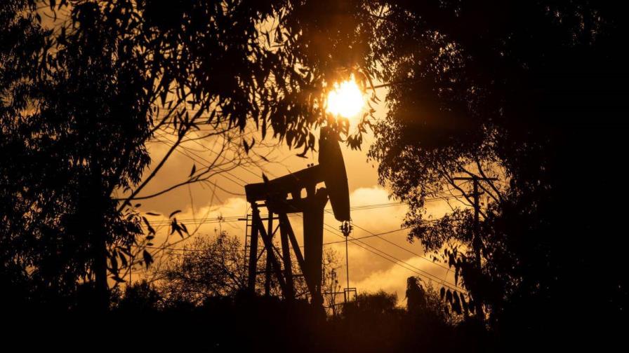 El petróleo de Texas abre con una subida del 0.72 %, hasta los 86.23 dólares