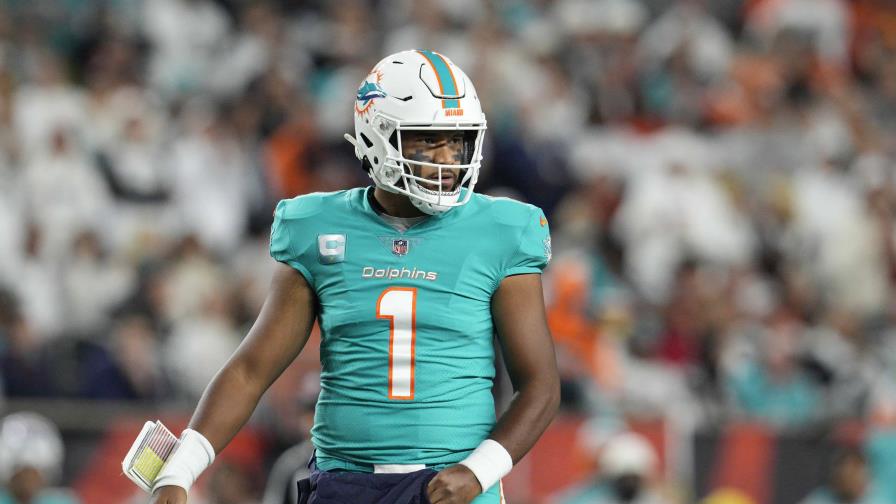 Tua Tagovailoa regresa a entrenar con los Dolphins