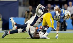 Chargers ganan a Broncos con gol de Hopkins en la prórroga